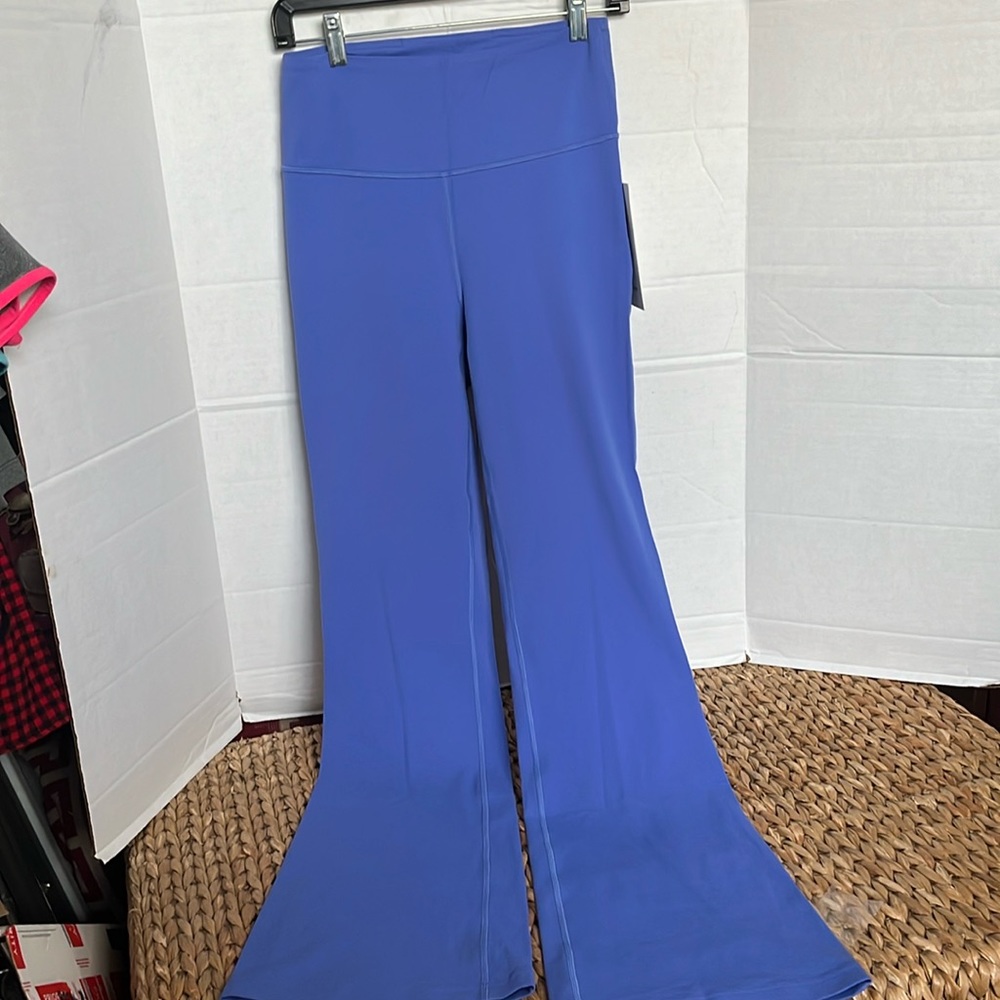 Lululemon Groove Pant SHR Flare Nulu NWT - Picture 1 of 5